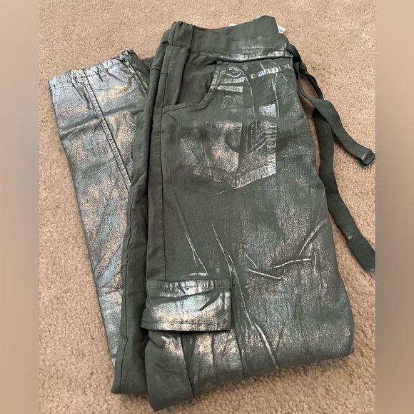 Gigi Moda cropped olive pants - Picture 9 of 10